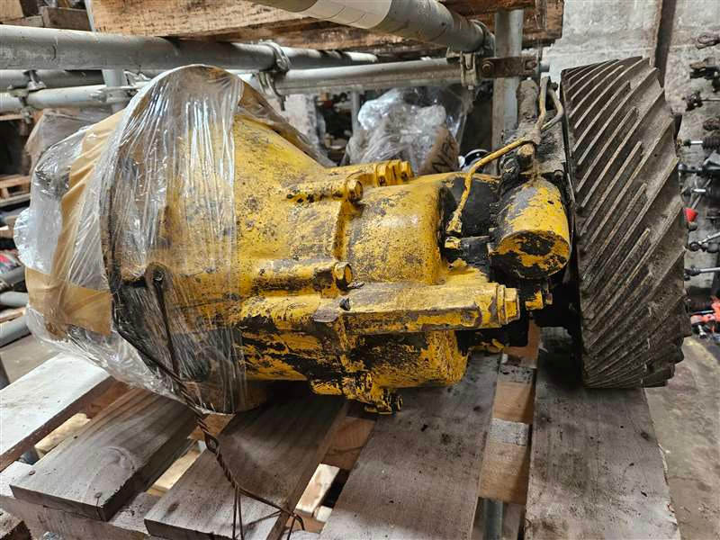 Isuzu F-Series FRR frr34 - Front Diff Head PN: 3083