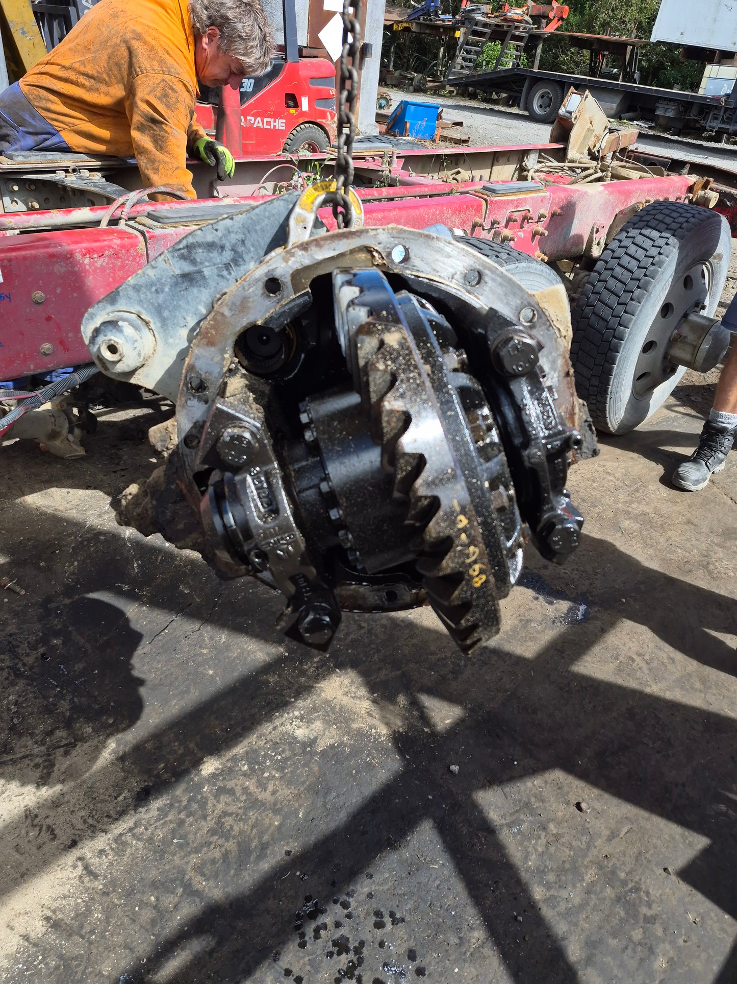 Freightliner Argosy All ARGOSY 8X4 - Front Diff Head PN: with power divider (MERITOR)