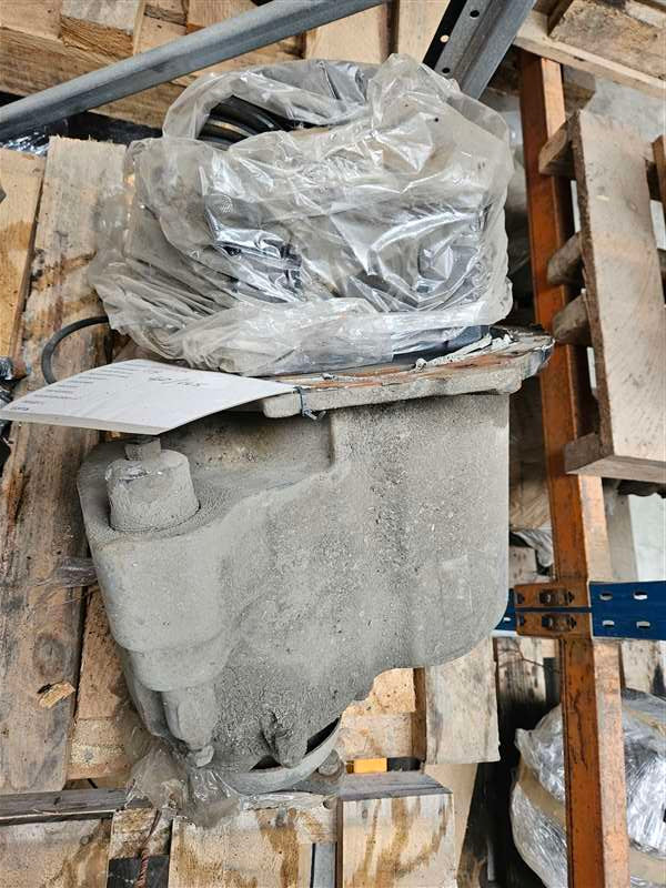 Freightliner F Series FL112 fuyredb9sl685174 - Front Diff Head PN: 114