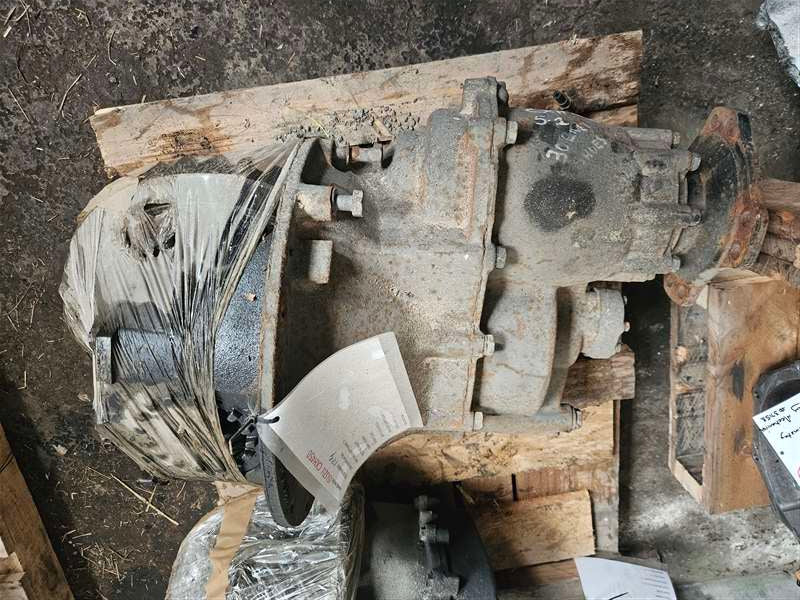 Isuzu C Series CXH450 xxxxxx - Front Diff Head PN: 124
