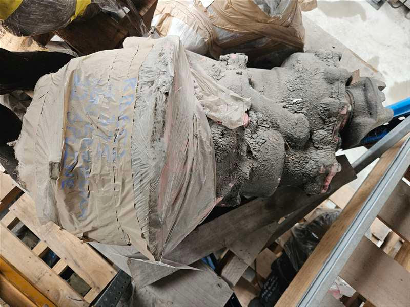 Scania R-series R124 R124LA6X4NA470 - Front Diff Head PN: 102