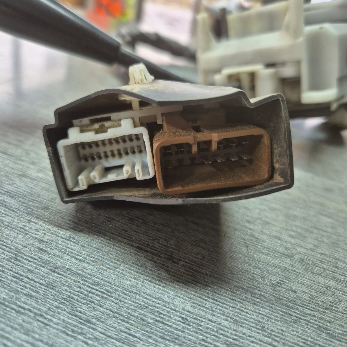 2006 Hino Dutro 000290 - Combination Switch PN: