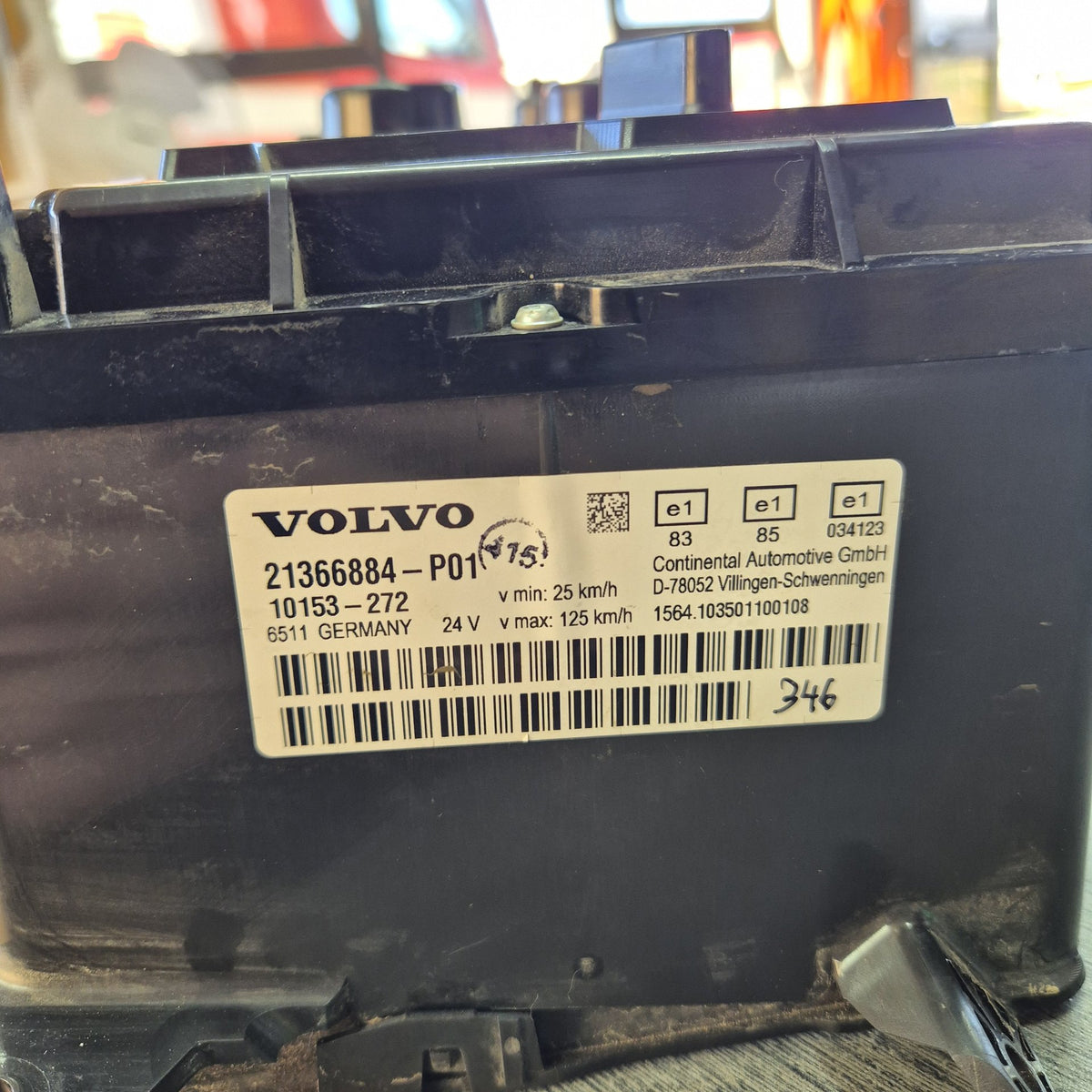 2010 Volvo 480 E YV5JSW0G7AD132545 - Instrument Cluster PN: 21366884