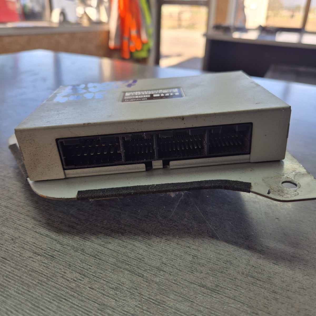 2008 Isuzu N-Series NHR NHR85 - Control Unit PN: 8973177020