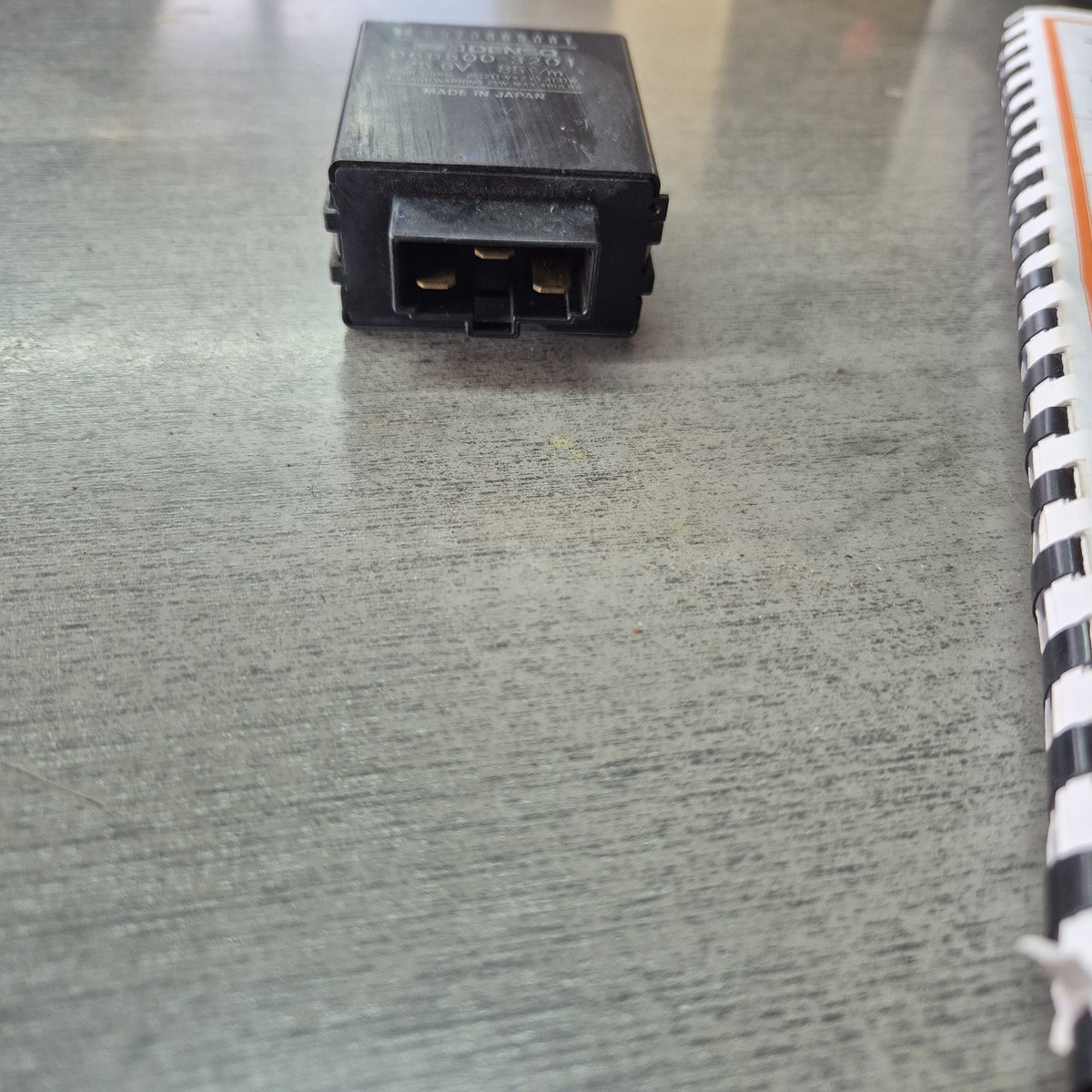 1997 Isuzu N-Series NKR NKR66E-7512026 - Flasher/Hazard Relay PN: 8970865081