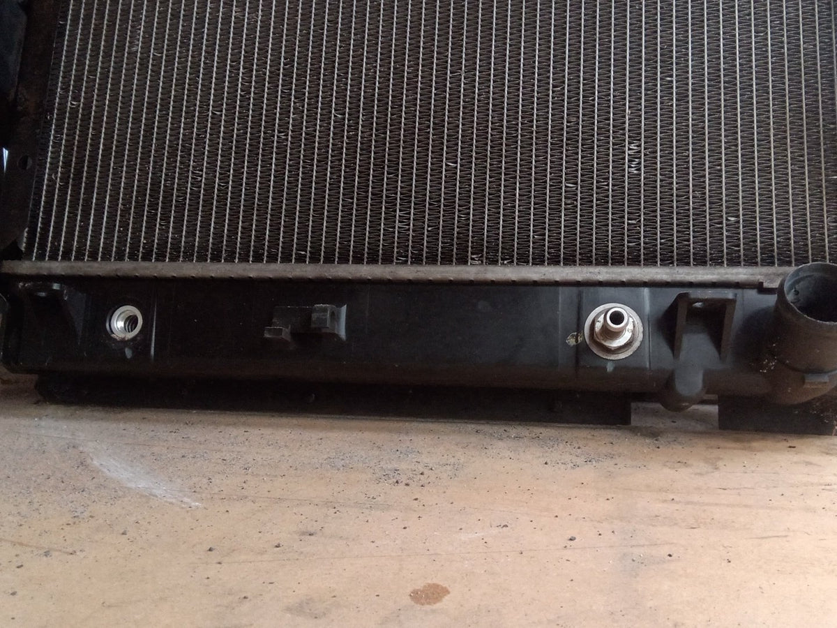 2014 Isuzu N-Series NMR MNR85- Radiator PN: 8973838582