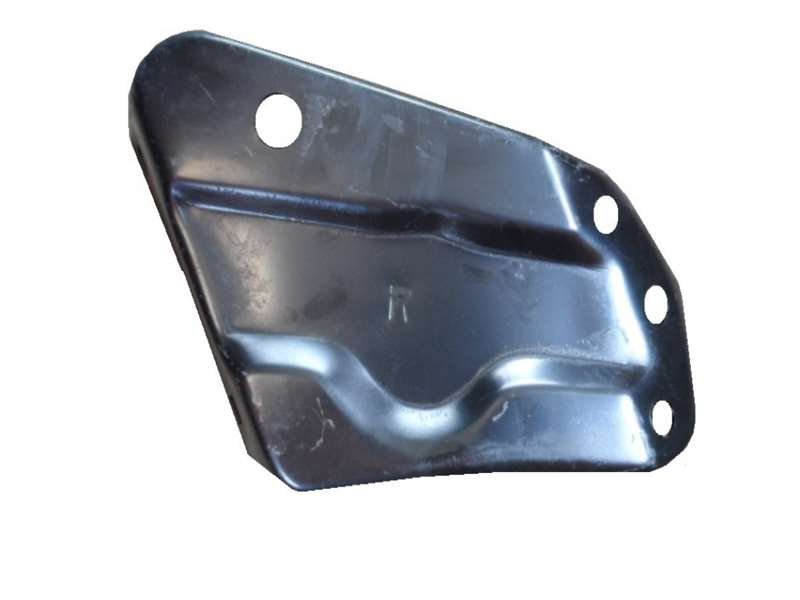 Mitsubishi Fuso Fighter FK4/FM5 1985-1996 - RH Bumper Iron PN: MB0312R