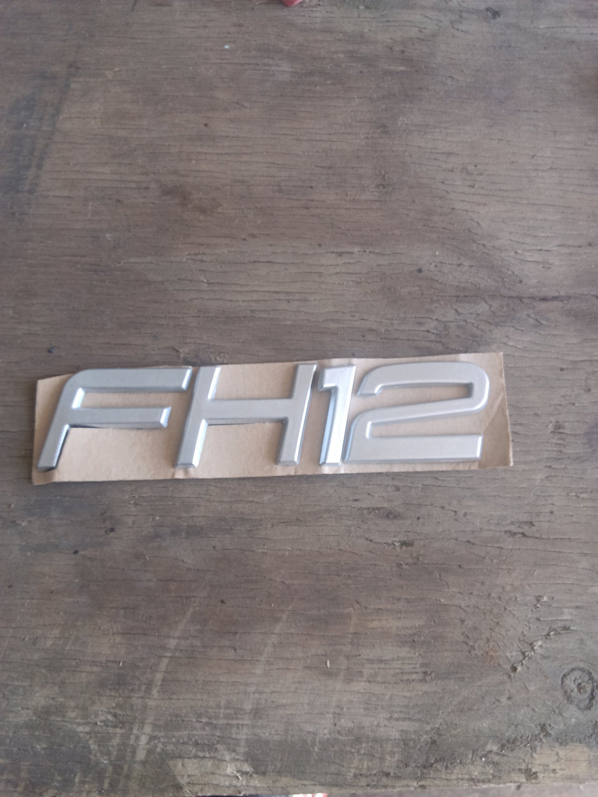 Volvo FH Series - Badge PN: VL02 45