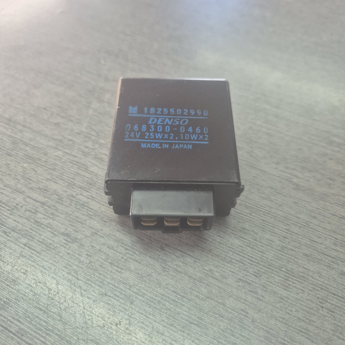 2001 Isuzu Giga 1997-on CXH52 - Flasher Relay PN: 1825502990