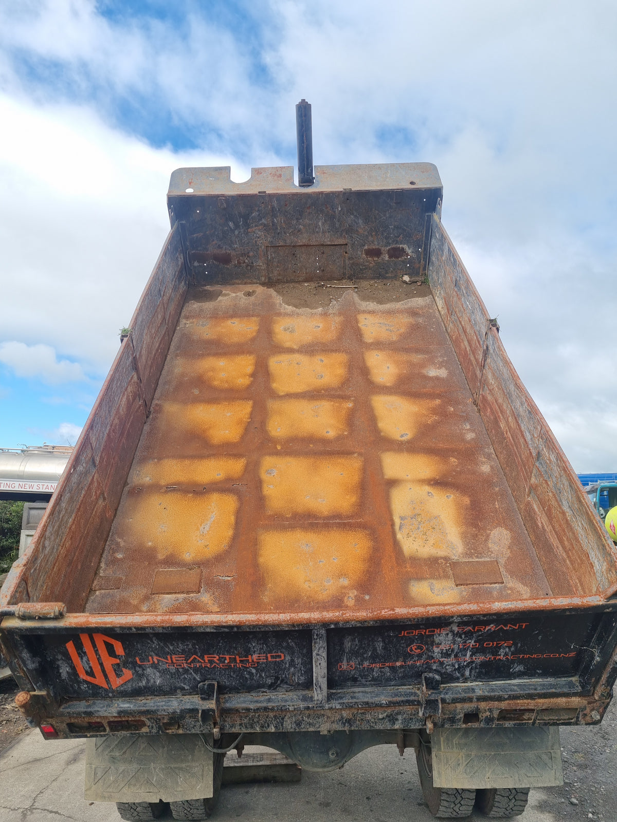 Isuzu F-Series FRR FRR33/FRR500 - Tipping Deck