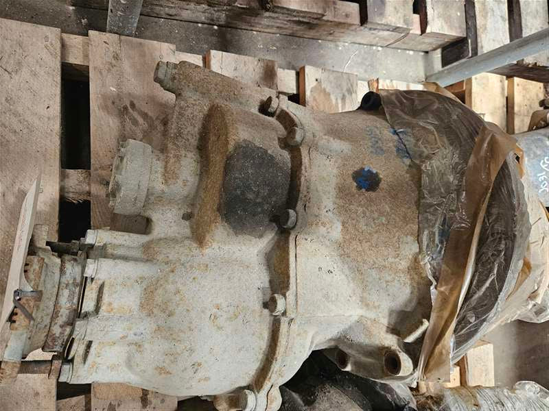 Isuzu N-Series NPR npr72l-7405318 - Front Diff Head  PN: 2804