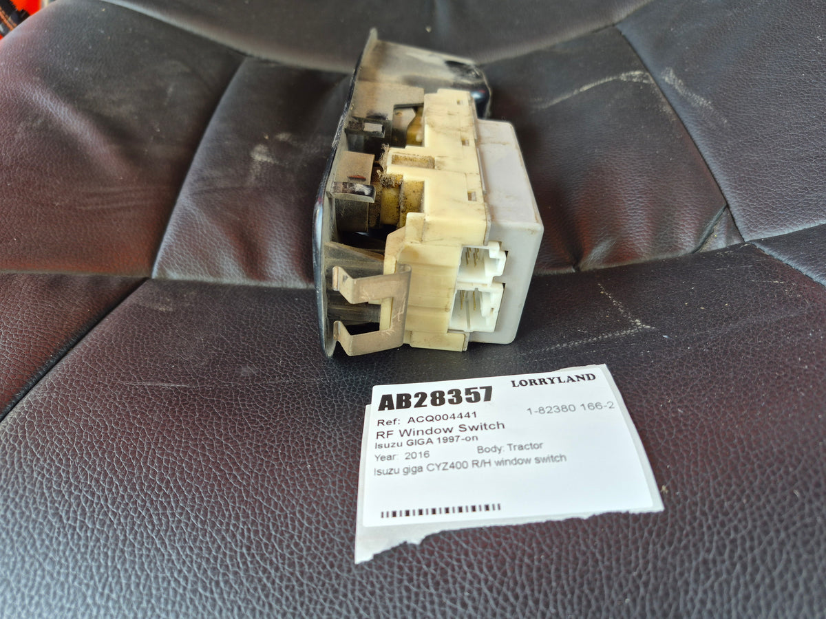 Isuzu Giga 1997-on CYZ400 - Right Front Window Switch PN: 1-82380 166-2