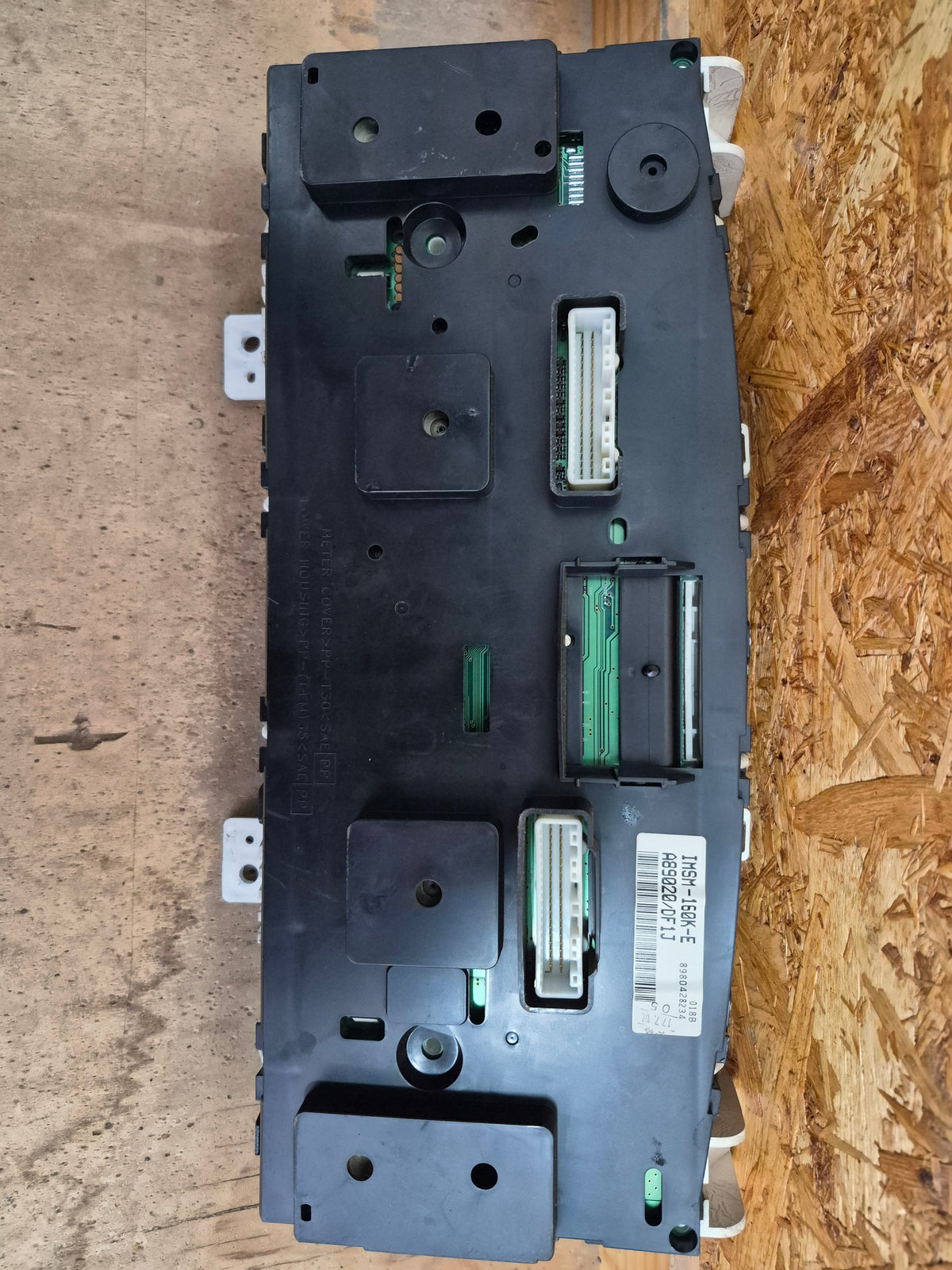 Nissan Atlas All Series ALR85 - Instrument Cluster PN: 8980428234