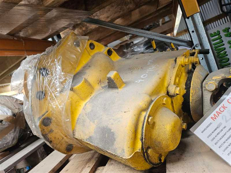 Mack CH Series CH666 ch666 metroliner - Front Diff Head  PN: 2856