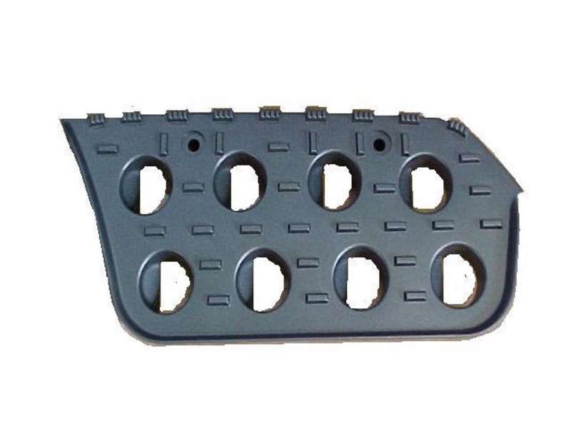 Nissan UD Atlas F23 - RH Step Plate PN: NS059R