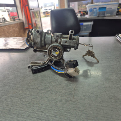 2003 Isuzu N-Series 1994-2005 NPR81L-7002552 - Ignition Barrel PN: