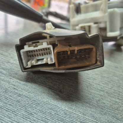 2006 Hino Dutro 000290 - Combination Switch PN: