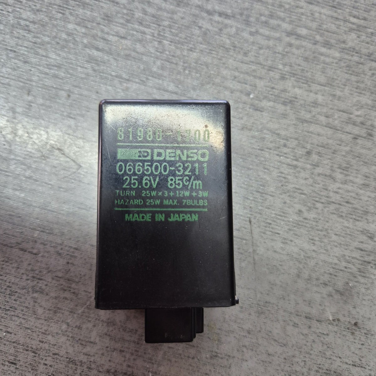 2004 Hino 500 Series GD GD3H - Flasher/Hazard Relay PN: 81980-1700