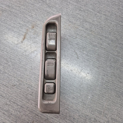 1997 Isuzu Elf NKR NKR66E - Right Window Switch PN: