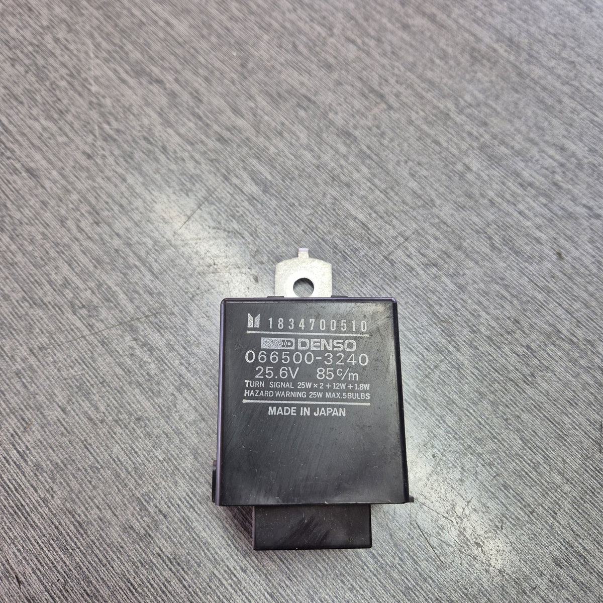 1997 Isuzu Forward FRR33L3S - Flasher Relay PN: 1834700510