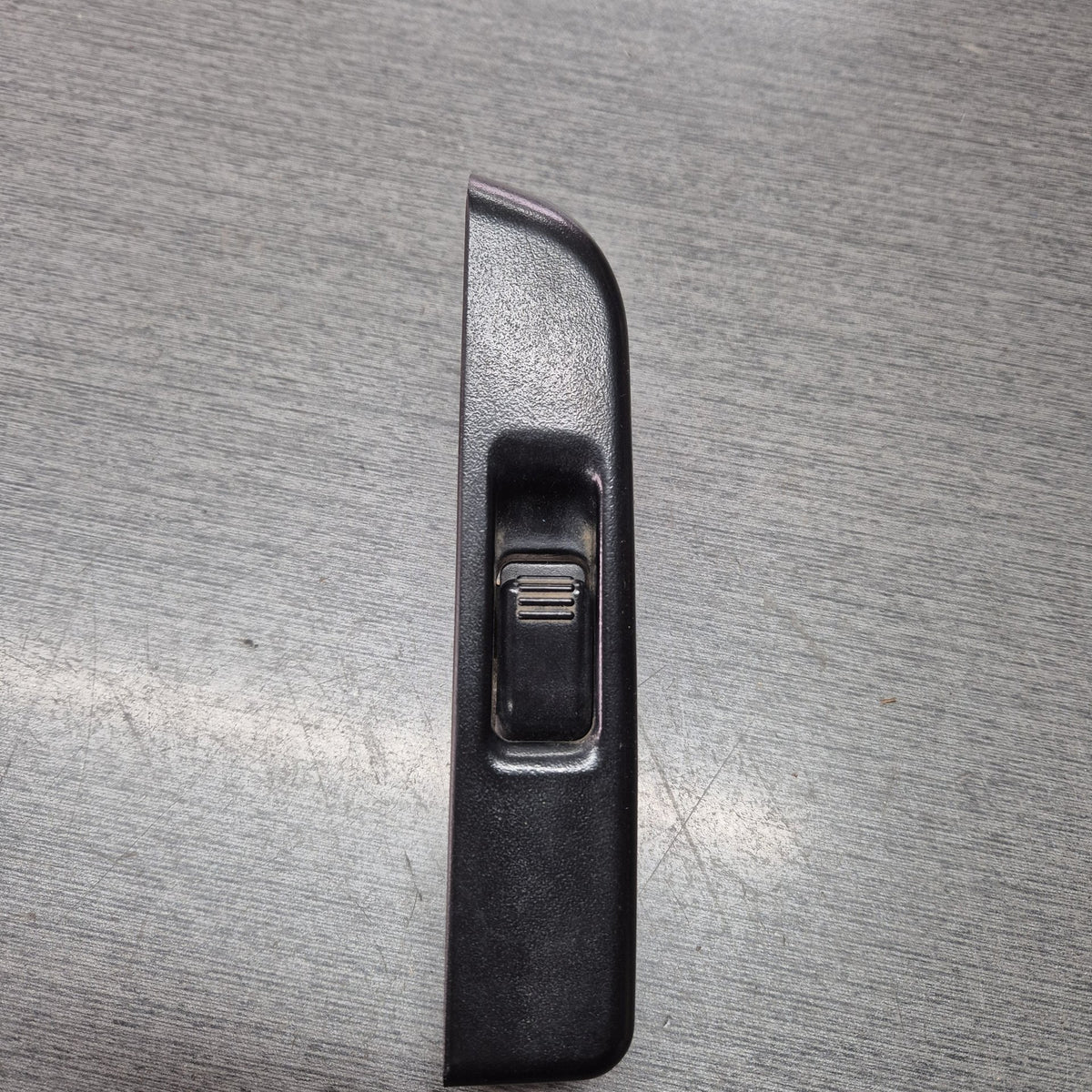 2003 Isuzu NKR nkr300c - Left Window Switch PN: