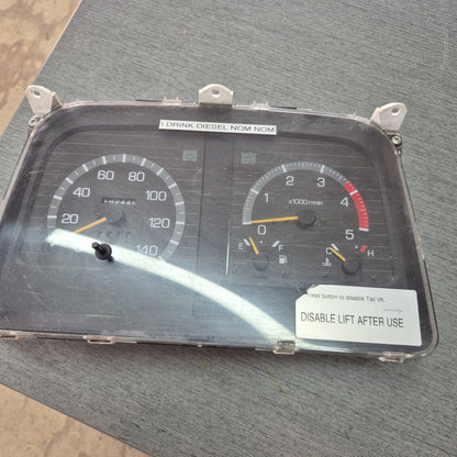 2004 Mitsubishi Canter JLAFE635E0KN40561 - Instrument Cluster PN: MK345512