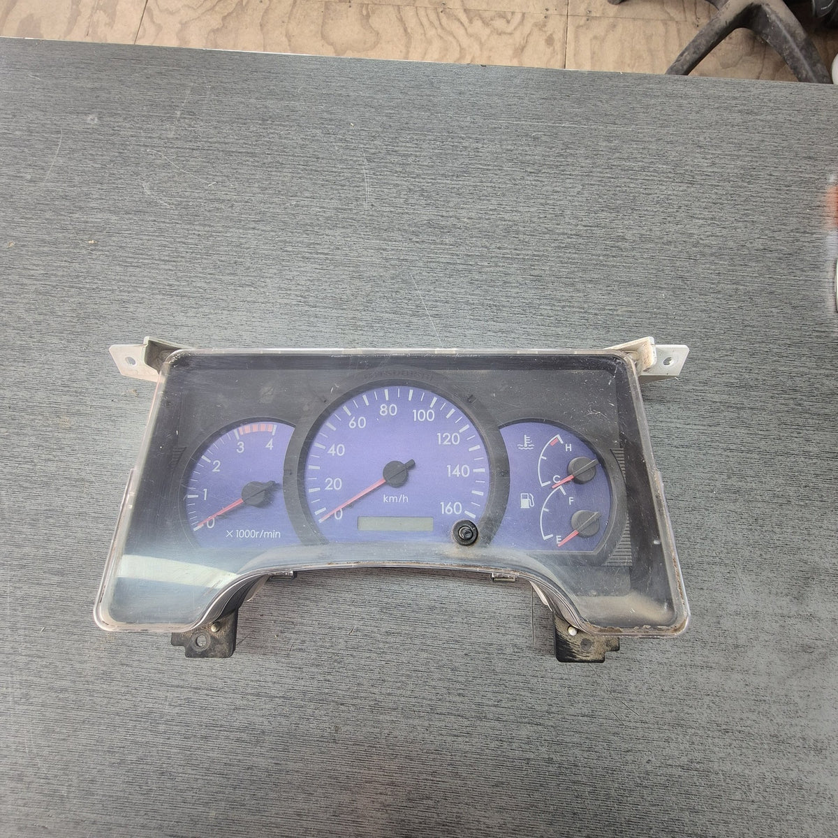 2010 Mitsubishi Canter KJ00356 - Instrument Cluster PN: MK645098