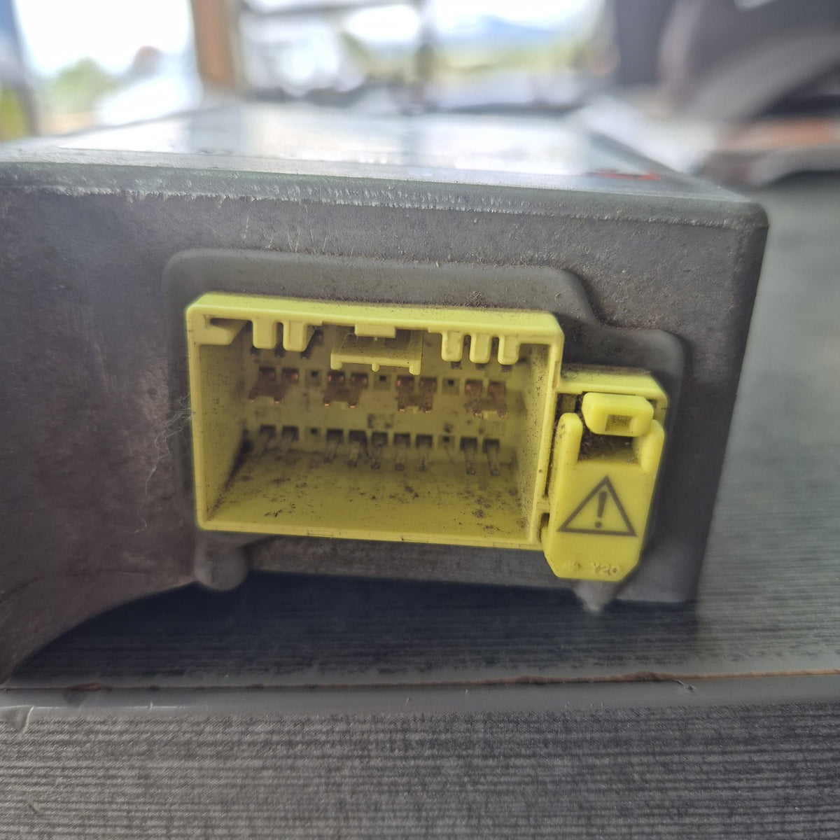 2008 Isuzu Elf NKR85 - Airbag Sensor PN: 8980945510