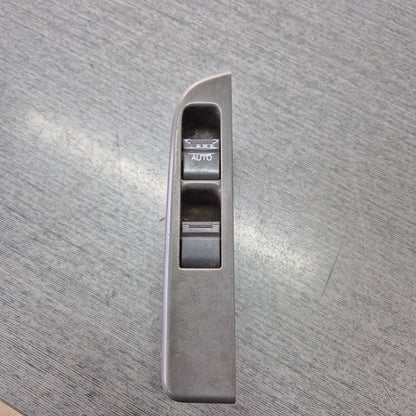 2008 Isuzu Elf NKR85 - Right Window Switch PN: