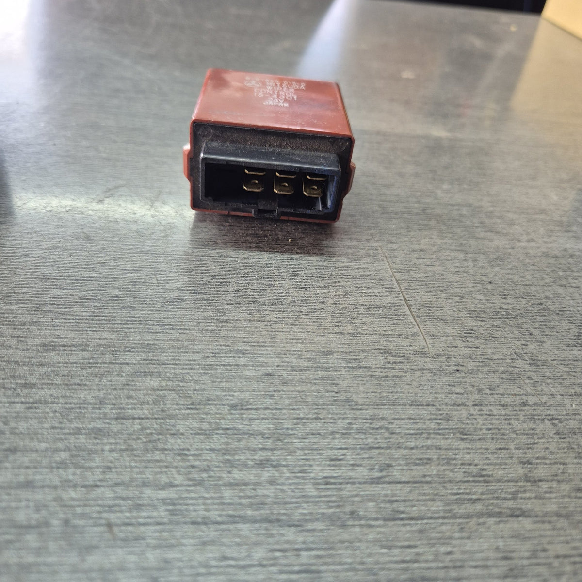 1997 Isuzu N-Series NKR NKR66E-7512026 - Wiper Control Unit PN: 8-97855-015-0