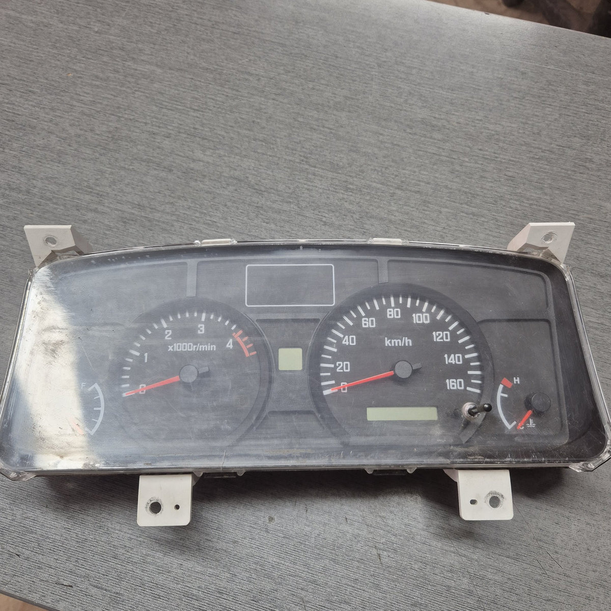 2015 Isuzu Elf NJR85 - Instrument Cluster PN: 141114 0005