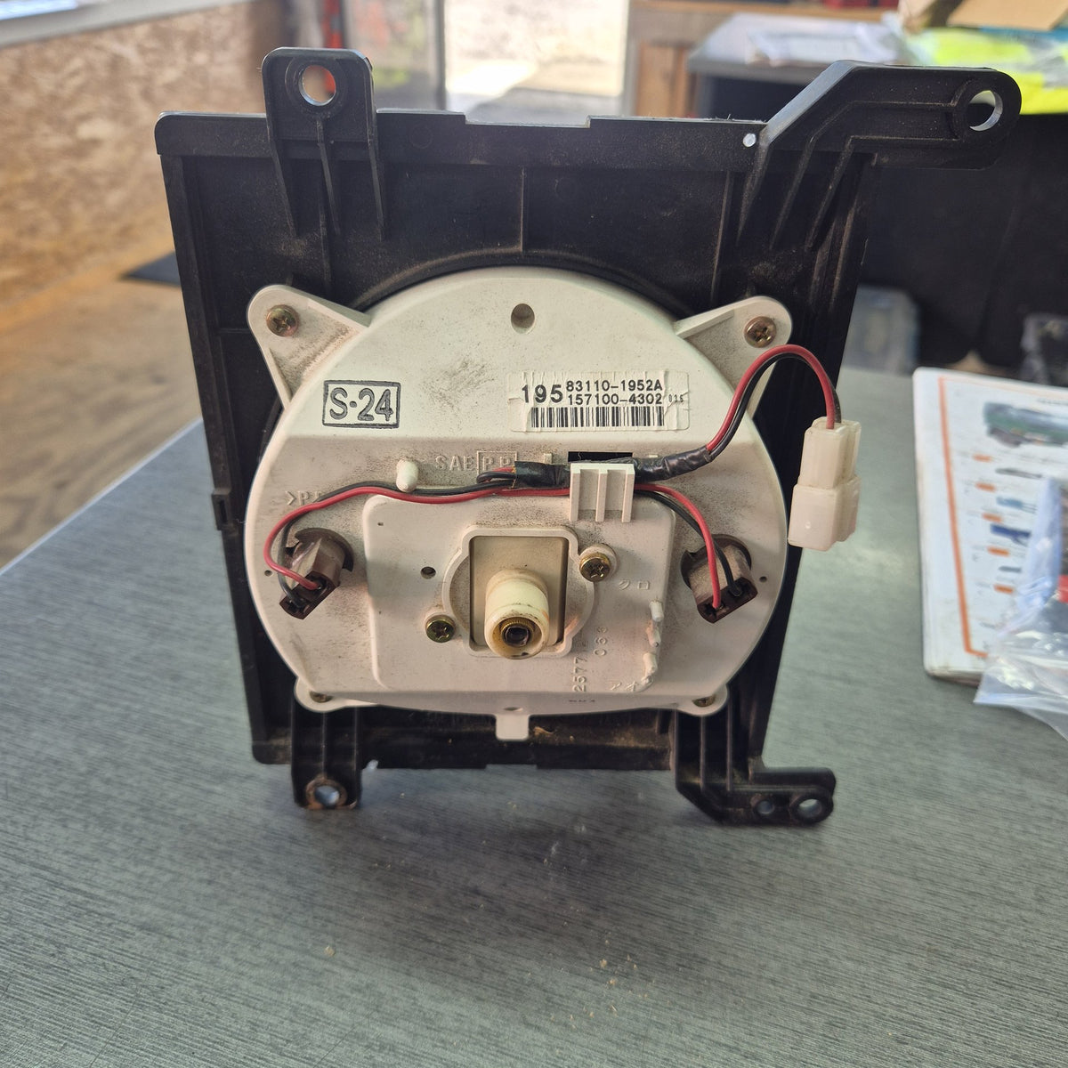 2002 Hino 500 Series FD FD1J - Instrument Cluster PN: