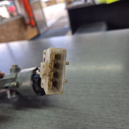 2001 Isuzu Giga 1997-on CXH52 - Ignition Barrel with keys PN: