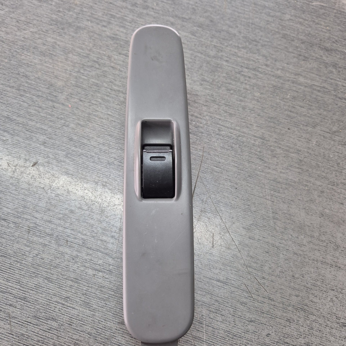 2011 Hino Dutro XZU454 - Left Window Switch PN: