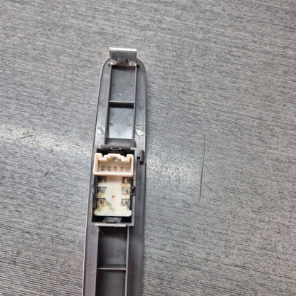 2011 Hino Dutro XZU454 - Left Window Switch PN: