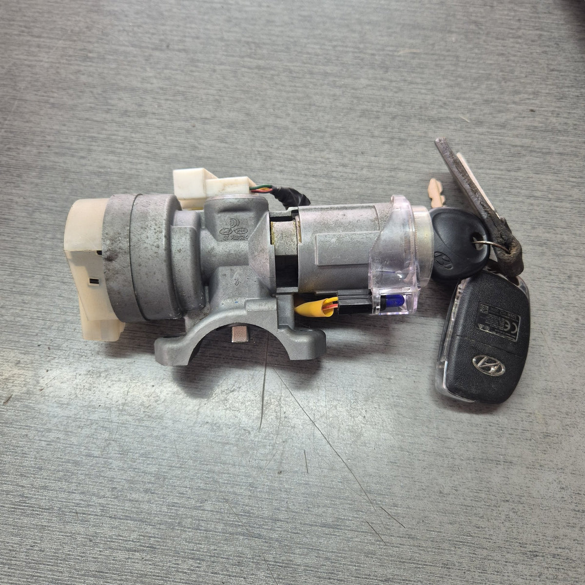 2019 Hyundai Mighty HD60 MIGHTY EX6 - Ignition Barrel PN: