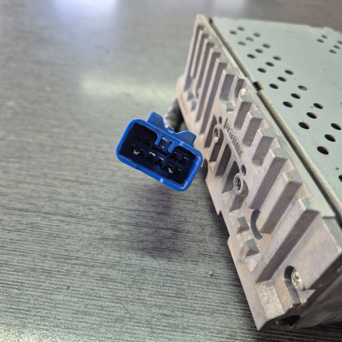 2011 Hino 700 Series All Series FY1EU - Voltage Converter PN: