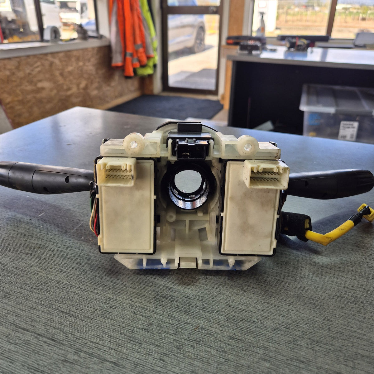 2008 Isuzu N-Series NHR NHR85 - Combination Switch PN: