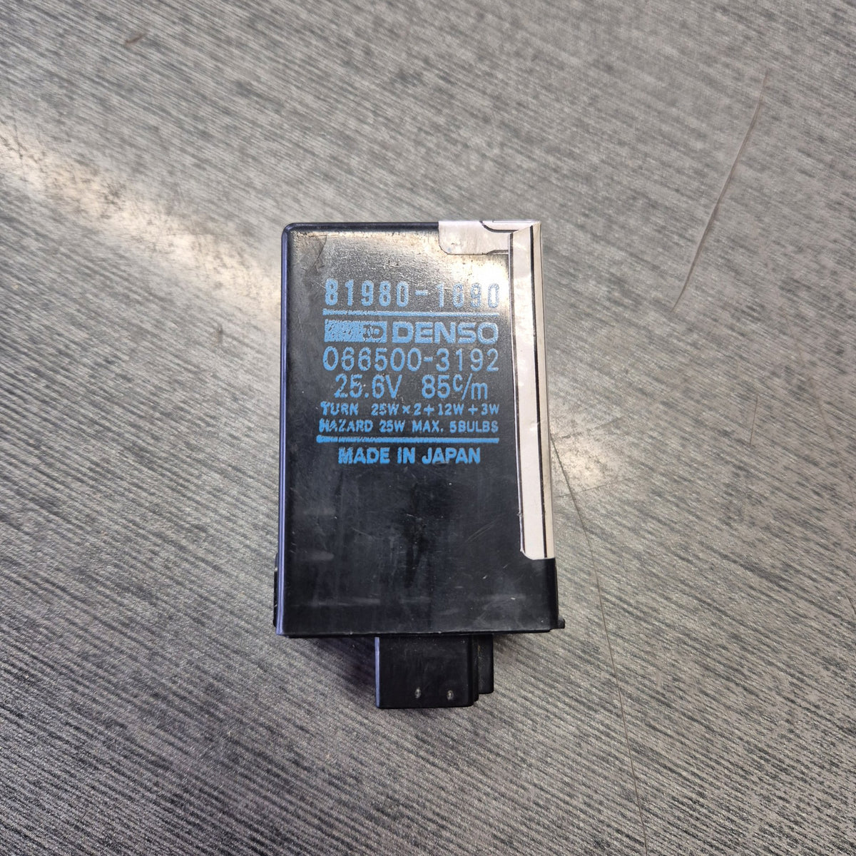 2002 Hino 500 Series FD FD1J - Flasher Relay PN: