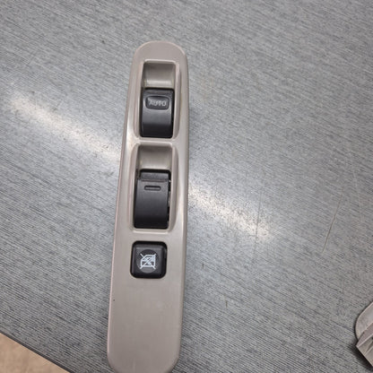 2006 Hino Dutro 000290 - Right Window Switch PN: