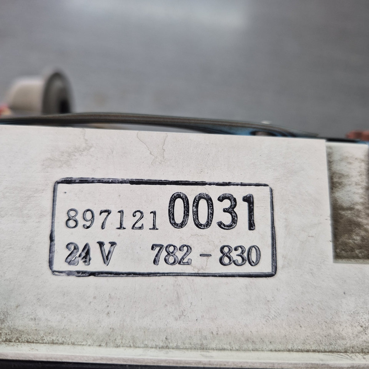 1997 Isuzu Elf NKR NKR66E - Instrument Cluster PN: 897121-0031
