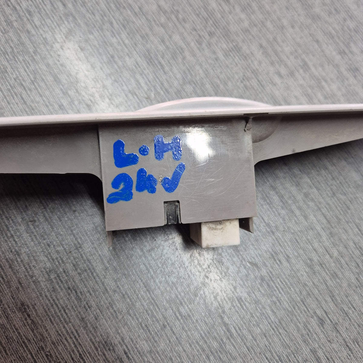 2007 Hino Dutro XZU524 - Left Window Switch PN: