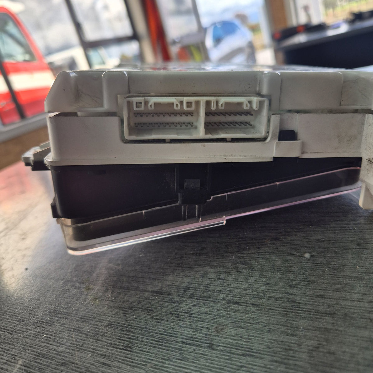 2004 Mitsubishi Canter FB* FB700B - Instrument Cluster PN: MK421032