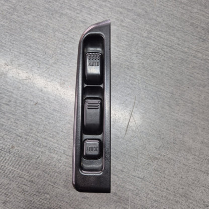 2005 Isuzu Elf NKR81 - Right Window Switch PN: