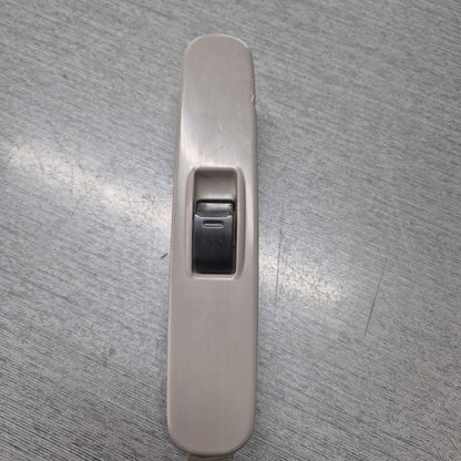 2006 Hino Dutro 000290 - Left Window Switch PN: