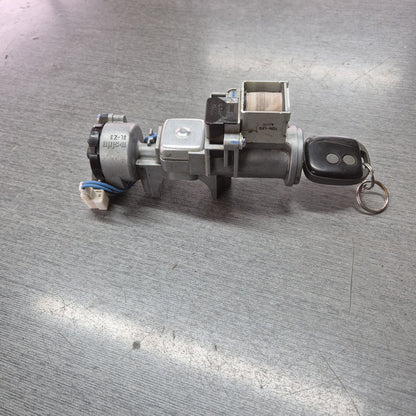 2015 Isuzu Elf NJR85 - Ignition Barrel PN: