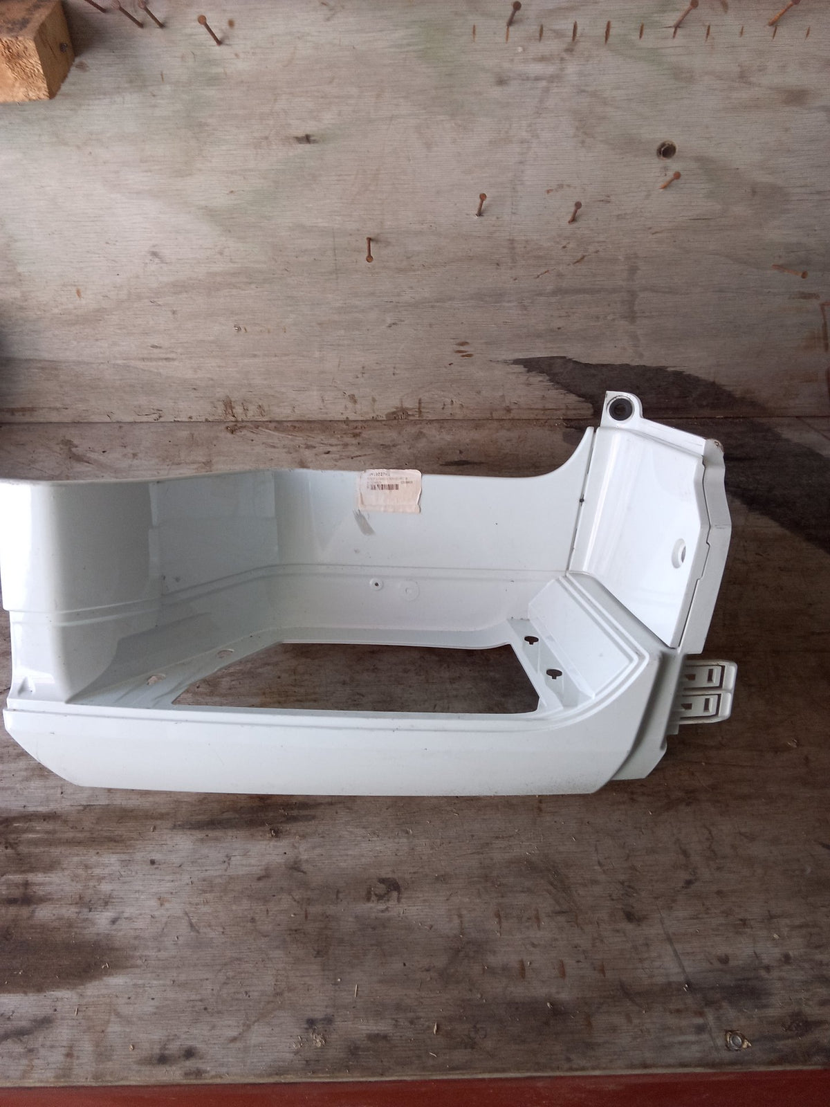 2014 DAF XF Series - Lower Step Bucket PN: DF02 35