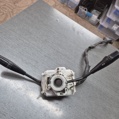 2006 Hino Dutro 000290 - Combination Switch PN: