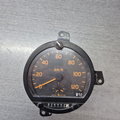 1997 Isuzu Forward FRR33L3S - Speedo PN: 1-83120-789-0