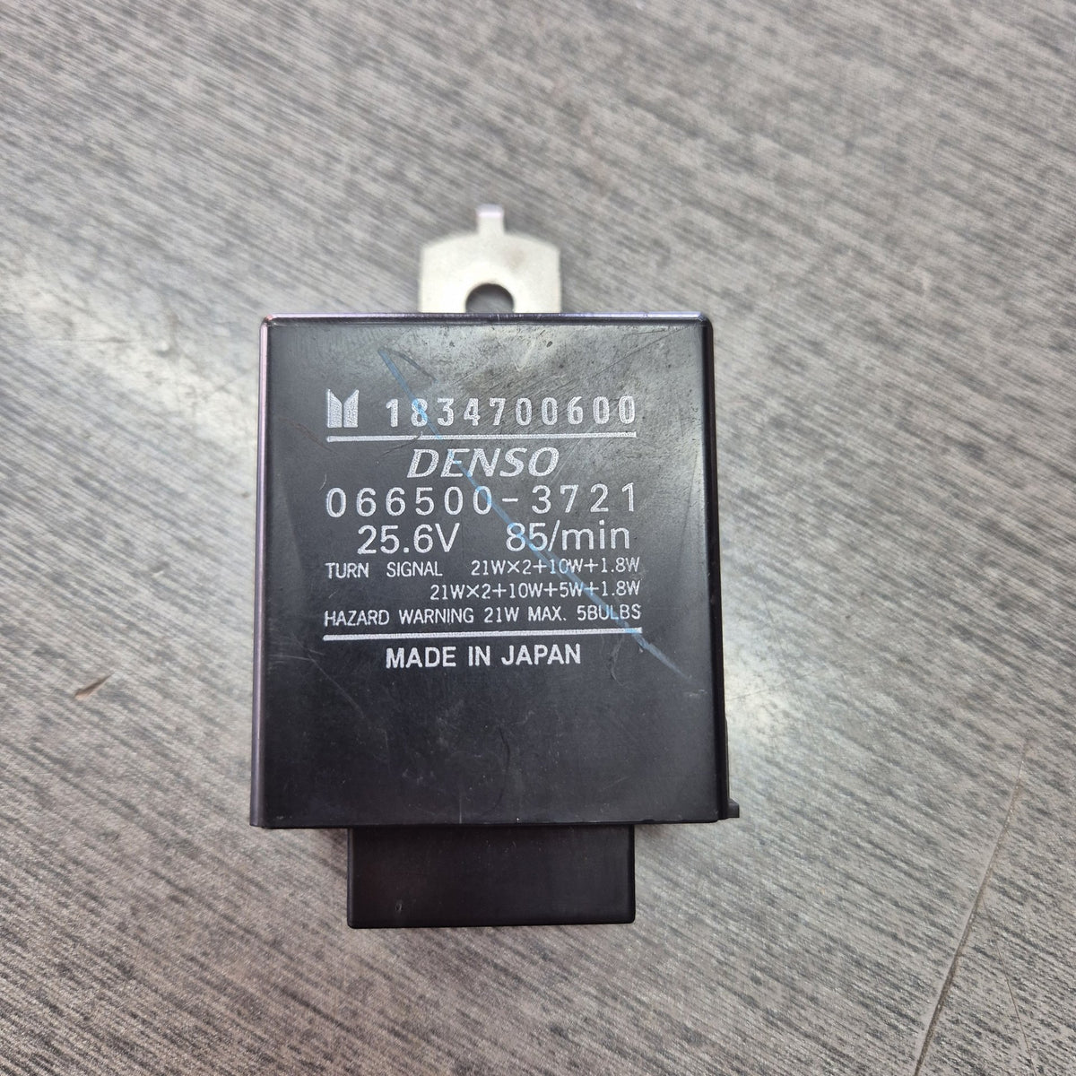 2005 Isuzu F-Series 2003-2007 000179 - Flasher Relay PN: 1834700600